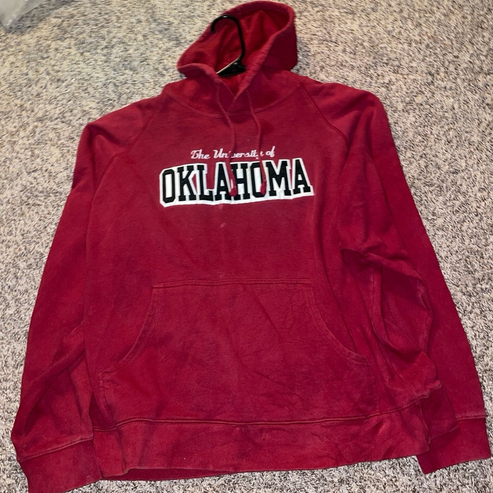 THE UNIVERSITY OF OKLAHOMA HOODIE